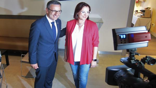 El secretario general del PSRM, Diego Conesa, con diputada regional y la candidata a la Presidencia de la CARM por Ciudadanos, Isabel Franco El secretario general del PSRM, Diego Conesa, con diputada regional y la candidata a la Presidencia de la CARM por Ciudadanos, Isabel Franco