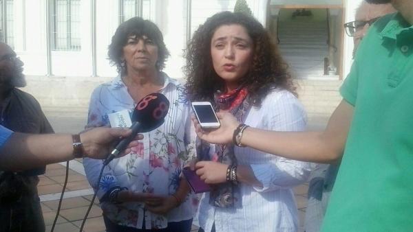 Inmaculada Nieto junto con la concejala de El Puerto de Santa María, Matilde Roselló, en la rueda de prensa Inmaculada Nieto junto con la concejala de El Puerto de Santa María, Matilde Roselló, en la rueda de prensa