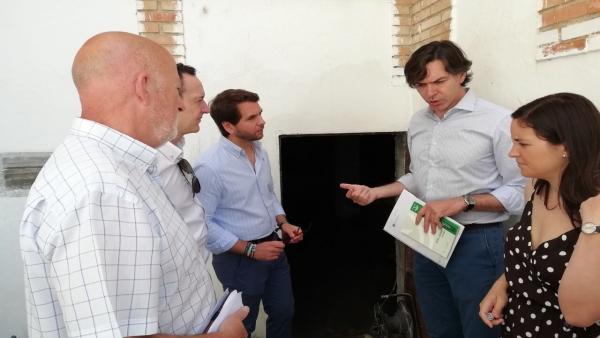 Casanueva visita las obras de Cabra Casanueva visita las obras de Cabra