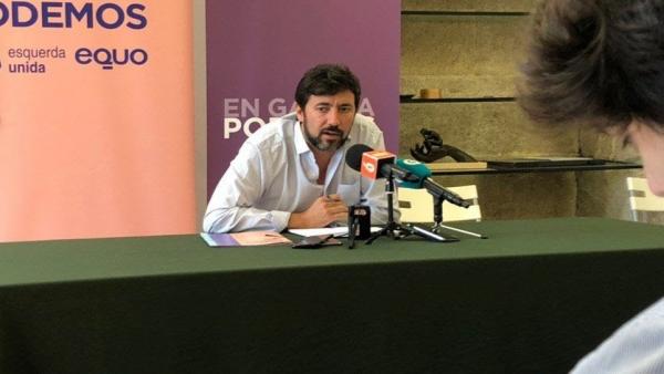El secretario xeral de Podemos Galicia y diputado de Galicia en Común, Antón Gómez-Reino, durante una rueda de prensa El secretario xeral de Podemos Galicia y diputado de Galicia en Común, Antón Gómez-Reino, durante una rueda de prensa