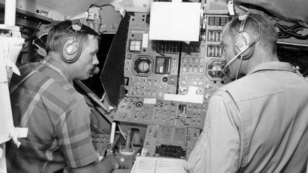 Armstrong y Aldrin Armstrong y Aldrin