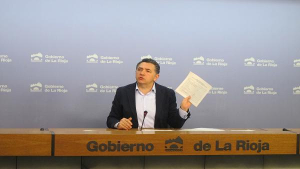 El consejero de Fomento Carlos Cuevas en comparecencia de prensa El consejero de Fomento Carlos Cuevas en comparecencia de prensa