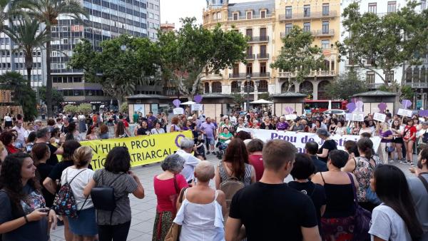 Concentración en apoyo a la víctima de La Manada de Manresa Concentración en apoyo a la víctima de La Manada de Manresa
