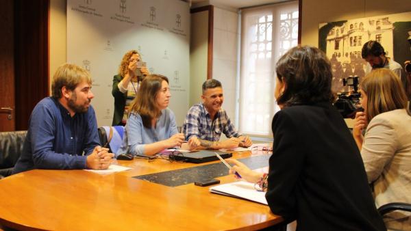 Reunión entre los diputados de Podemos, Daniel Ripa, Lorena Gil y Rafael Palacios, y las parlamentarias del PSOE Dolores Carcedo y Gimena Llamedo. Reunión entre los diputados de Podemos, Daniel Ripa, Lorena Gil y Rafael Palacios, y las parlamentarias del PSOE Dolores Carcedo y Gimena Llamedo.