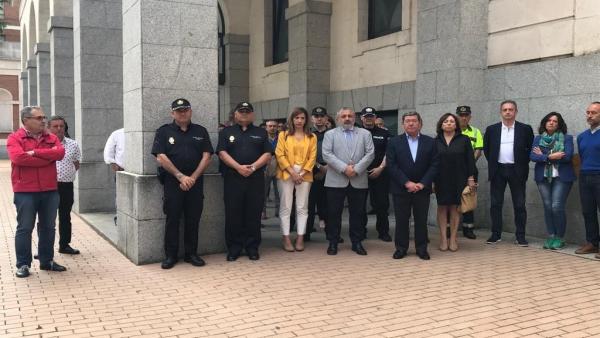 Concentración a las puertas de la subdelegación del Gobierno en Burgos. Concentración a las puertas de la subdelegación del Gobierno en Burgos.