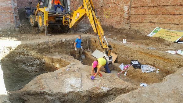 Restos romanos encontrados en un solar de la calle Gil de Fuentes de Palencia. Restos romanos encontrados en un solar de la calle Gil de Fuentes de Palencia.