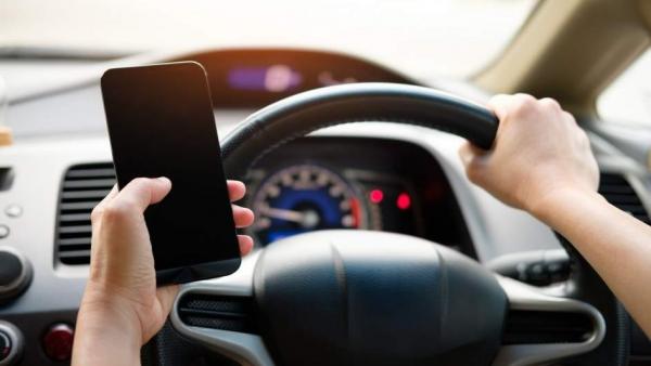 Uso del móvil al volante Uso del móvil al volante