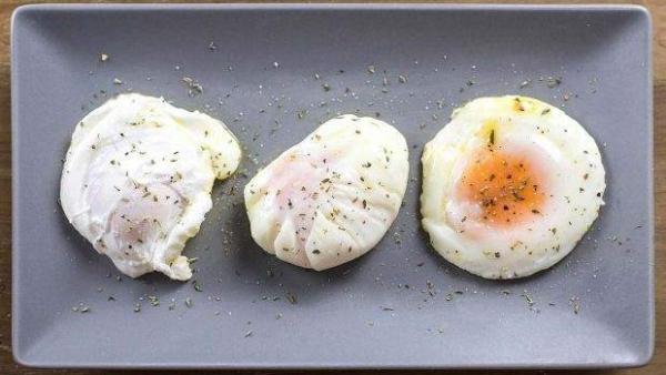 Huevos escalfados Huevos escalfados
