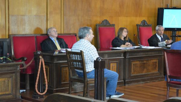 Juicio en Ourense contra acusado de matar a su mujer en O Carballiño. Juicio en Ourense contra acusado de matar a su mujer en O Carballiño.