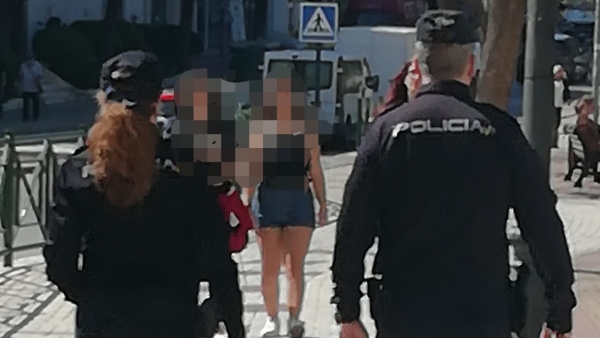Agentes de la policía nacional Agentes de la policía nacional