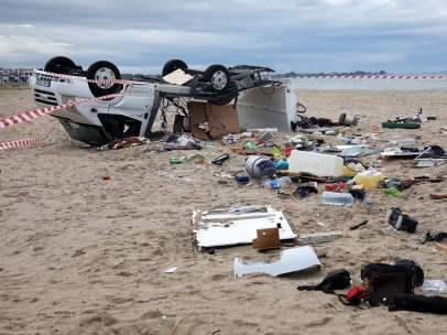 Caravana volcada por el temporal en el norte de Grecia