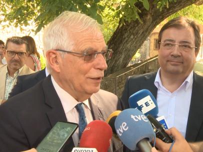Borrell replica a Torra que ni Cataluña tiene embajadas ni Exteriores espías.