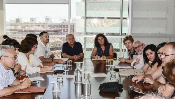 Reunión para crear la comisión técnica permanente que intensificará los controles ante el cierre de playas de los últimos días. Reunión para crear la comisión técnica permanente que intensificará los controles ante el cierre de playas de los últimos días.