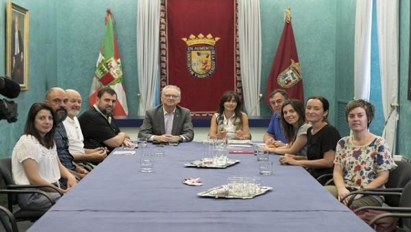 Entidades vascas inician los trabajos para crear una red de comunidades compasivas para personas al final de la vida. Entidades vascas inician los trabajos para crear una red de comunidades compasivas para personas al final de la vida.