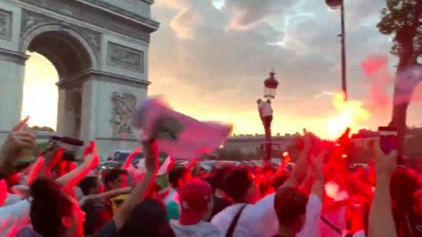 Disturbios en París tras la clasificación de Argelia para la final de la Copa África Disturbios en París tras la clasificación de Argelia para la final de la Copa África