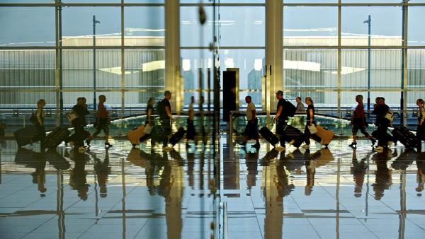 Unos 160.000 pasajeros pasarán por el aeropuerto de Gran Canaria en la primera operación salida del verano Unos 160.000 pasajeros pasarán por el aeropuerto de Gran Canaria en la primera operación salida del verano