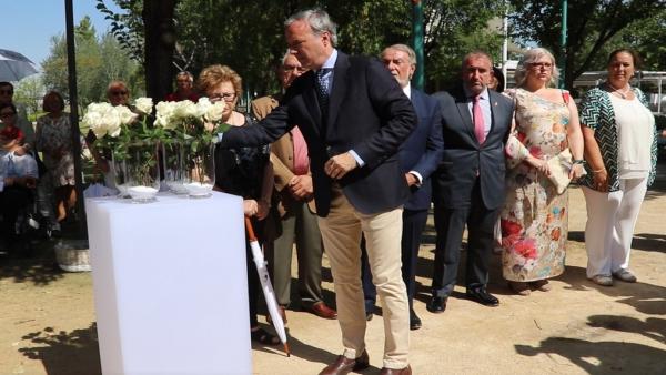 Acto de homenaje a las víctimas del atentado del Hotel Corona. Acto de homenaje a las víctimas del atentado del Hotel Corona.