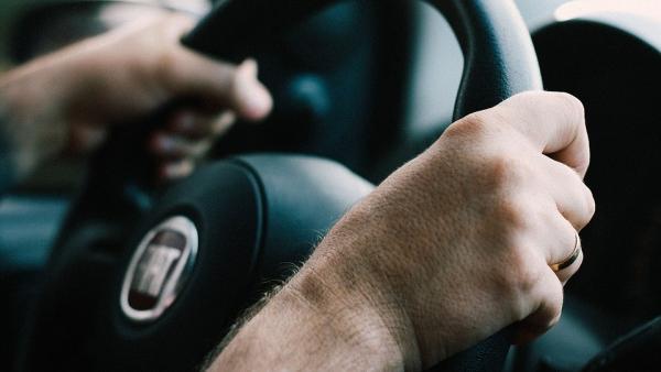 Velocidad reducida, radio limitado o circular de día: las restricciones de algunos conductores al volante. Velocidad reducida, radio limitado o circular de día: las restricciones de algunos conductores al volante.