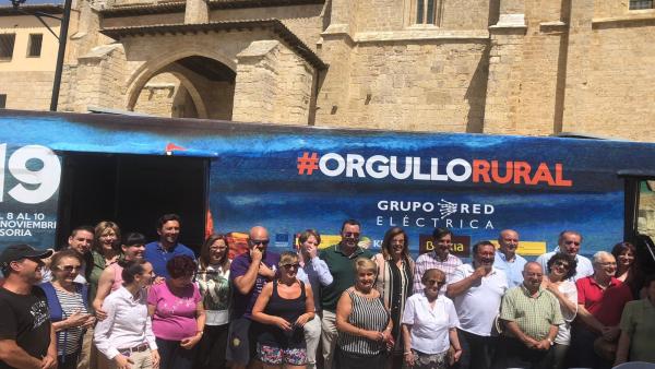 Visita del autobús de Presura 2019 a Paredes de Nava (Palencia). Visita del autobús de Presura 2019 a Paredes de Nava (Palencia).