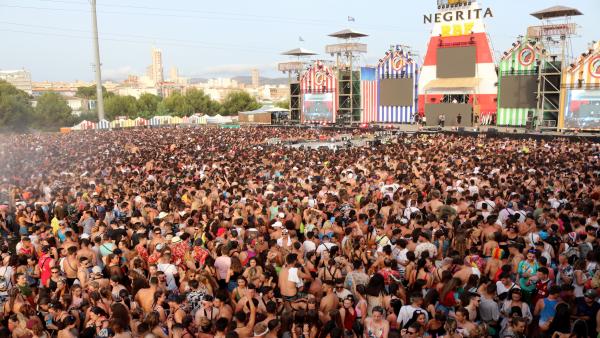 Nicky Jam Karol G Y Otros Artistas Congregan A 22000