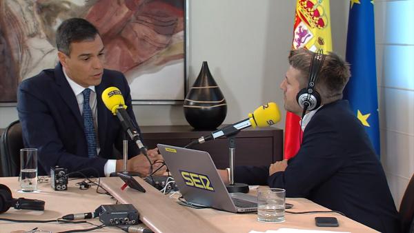 Sánchez acusó a Iglesias de romper negociaciones en una entrevista en la SER. Sánchez acusó a Iglesias de romper negociaciones en una entrevista en la SER.