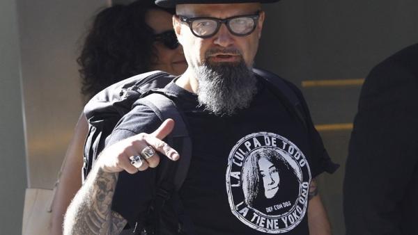 El líder de Def con Dos César Strawberry El líder de Def con Dos César Strawberry