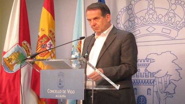 El alcalde de Vigo, Abel Caballero, durante la rueda de prensa de este lunes El alcalde de Vigo, Abel Caballero, durante la rueda de prensa de este lunes