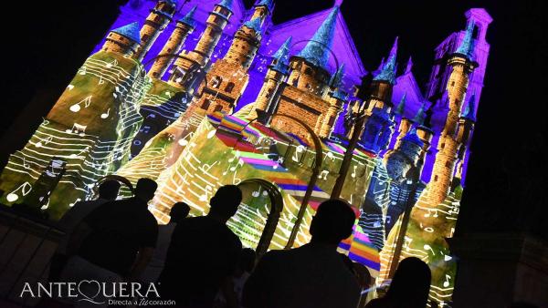 Una de las actividades del Antequera Light Festival con motivo del tercer aniversario de la declaración de los Dólmenes como Patrimonio Mundial de la Unesco. Una de las actividades del Antequera Light Festival con motivo del tercer aniversario de la declaración de los Dólmenes como Patrimonio Mundial de la Unesco.