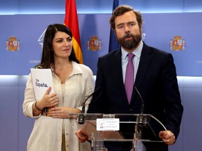 El portavoz de VOX en el Congreso Iván Espinosa de los Monteros y la secretaria general de VOX Macarena Olona.