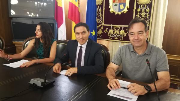 Rueda de prensa del presidente de la Diputación de Cuenca, Álvaro Martínez Chana (centro). Rueda de prensa del presidente de la Diputación de Cuenca, Álvaro Martínez Chana (centro).