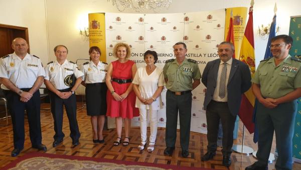 La delegada del Gobierno, Mercedes Martín, en el centro durante la presentación de la operación 'Resurgir'. La delegada del Gobierno, Mercedes Martín, en el centro durante la presentación de la operación 'Resurgir'.