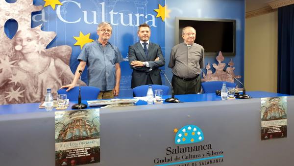 Luis Dalda, Julio López Y Florentino Gutiérrez, De Izquierda A Derecha, En La Presentación Del Ciclo. Luis Dalda, Julio López Y Florentino Gutiérrez, De Izquierda A Derecha, En La Presentación Del Ciclo.