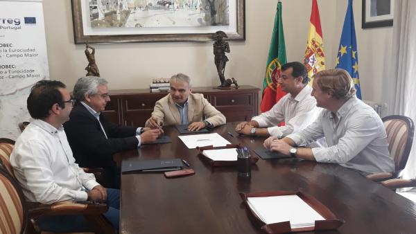El alcalde de Badajoz, Francisco Javier Fragoso, se reúne con responsables de la Eurociudad El alcalde de Badajoz, Francisco Javier Fragoso, se reúne con responsables de la Eurociudad