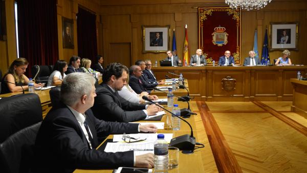 Pleno de la Diputación de Ourense para decidir el reparto de asesores y recursos Pleno de la Diputación de Ourense para decidir el reparto de asesores y recursos