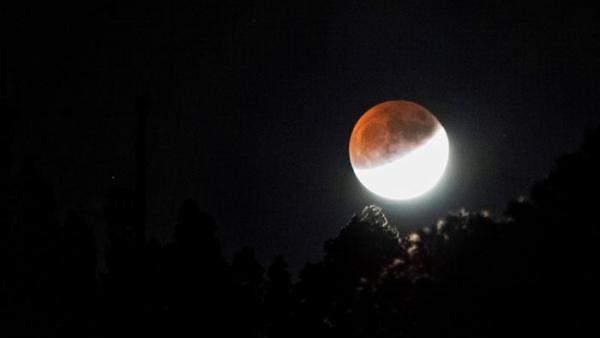Eclipse parcial de Luna Eclipse parcial de Luna