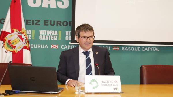 El alcalde de Vitoria, Gorka Urtaran, El alcalde de Vitoria, Gorka Urtaran,