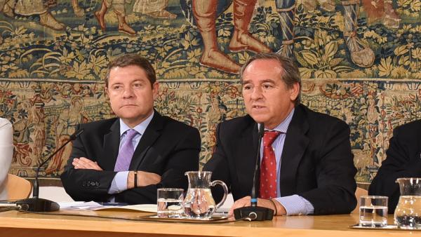 El presidente de C-LM, Emiliano García-Page, y el presidente de Cecam, Ángel Nicolás. El presidente de C-LM, Emiliano García-Page, y el presidente de Cecam, Ángel Nicolás.