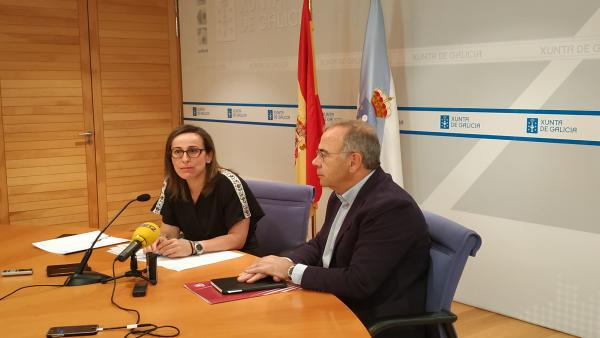 Reunión entre la conselleira de Infraestruturas, Ethel Vázquez, y el alcalde de Santiago, Xosé Sánchez Bugallo, para hablar sobre la intermodal Reunión entre la conselleira de Infraestruturas, Ethel Vázquez, y el alcalde de Santiago, Xosé Sánchez Bugallo, para hablar sobre la intermodal