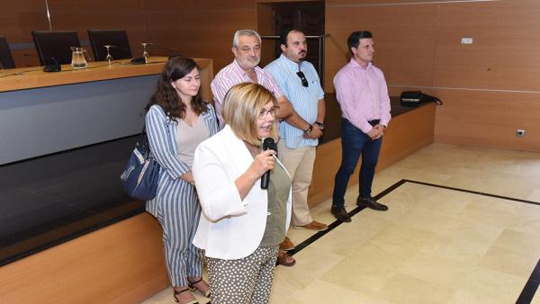 La presidenta de la Diputación de Cáceres, Rosario Cordero, se reúne con empresarios de la construcción La presidenta de la Diputación de Cáceres, Rosario Cordero, se reúne con empresarios de la construcción