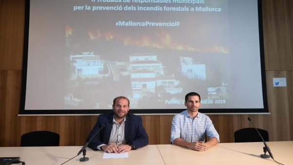 El conseller de Medio Ambiente y Territorio, Miquel Mir, en el II Encuentro de responsables municipales El conseller de Medio Ambiente y Territorio, Miquel Mir, en el II Encuentro de responsables municipales