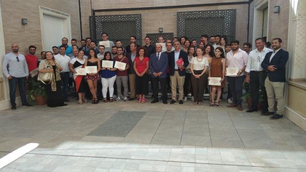 Alumnos del programa PICE en la Diputación de Huelva. Alumnos del programa PICE en la Diputación de Huelva.