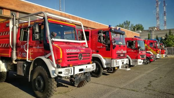 Camiones de Bomberos del Ayuntamiento de Logroño aparcados en el Parque Municipal Camiones de Bomberos del Ayuntamiento de Logroño aparcados en el Parque Municipal