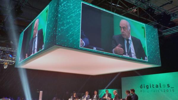El director general de la Fundación Ibercaja participa en una mesa redonda del congreso Digitales Summit. El director general de la Fundación Ibercaja participa en una mesa redonda del congreso Digitales Summit.