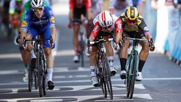 El ‘cohete’ Caleb Ewan arrebata la victoria a Groenewegen El ‘cohete’ Caleb Ewan arrebata la victoria a Groenewegen