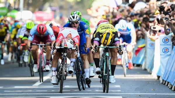 Caleb Ewan gana al sprint la undécima etapa del Tour en Toulouse Caleb Ewan gana al sprint la undécima etapa del Tour en Toulouse