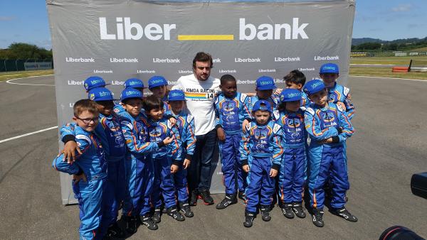 El piloto Fernando Alonso en Llanera. El piloto Fernando Alonso en Llanera.