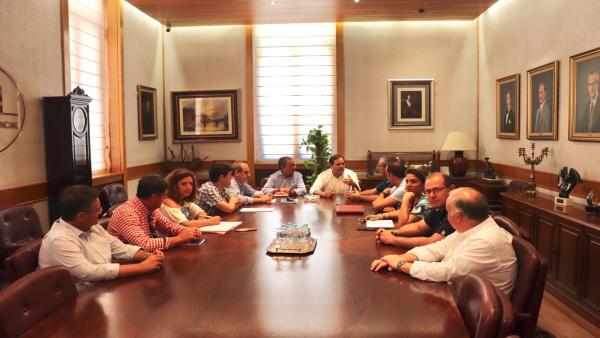 El presidente regional del PP, Paco Núñez, se reúne con el Grupo Popular en la Diputación de Albacete. El presidente regional del PP, Paco Núñez, se reúne con el Grupo Popular en la Diputación de Albacete.