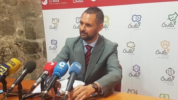 El portavoz del equipo de Gobierno del Ayuntamiento de Ávila, José Ramón Budiño, tras la Junta de Gobierno Local. El portavoz del equipo de Gobierno del Ayuntamiento de Ávila, José Ramón Budiño, tras la Junta de Gobierno Local.