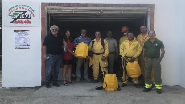 Cabello entrega material de lucha contra incendios forestales al Grupo Local de Pronto Auxilio Siete Fincas Cabello entrega material de lucha contra incendios forestales al Grupo Local de Pronto Auxilio Siete Fincas