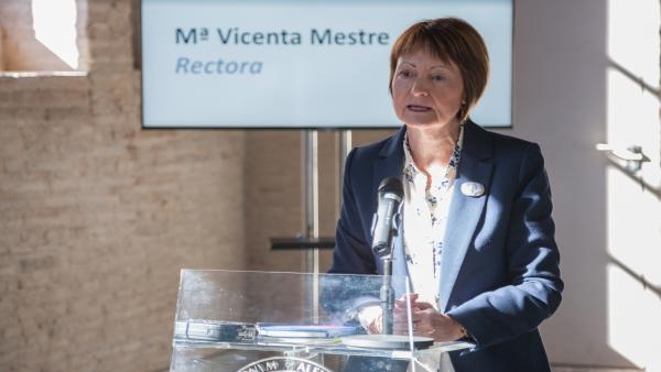 El Claustre de la UV aprova la gestió de Mavi Mestre i el pressupost de 2020 El Claustre de la UV aprova la gestió de Mavi Mestre i el pressupost de 2020